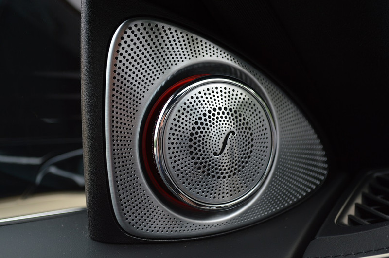 Illustration for article titled The Coolest Details of the 2014 Mercedes-Benz S63 AMG